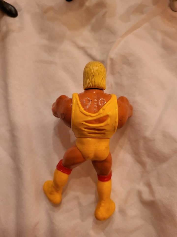 WWF Wrestling Figur Hulk Hogan Mattel 1991 in Windischleuba
