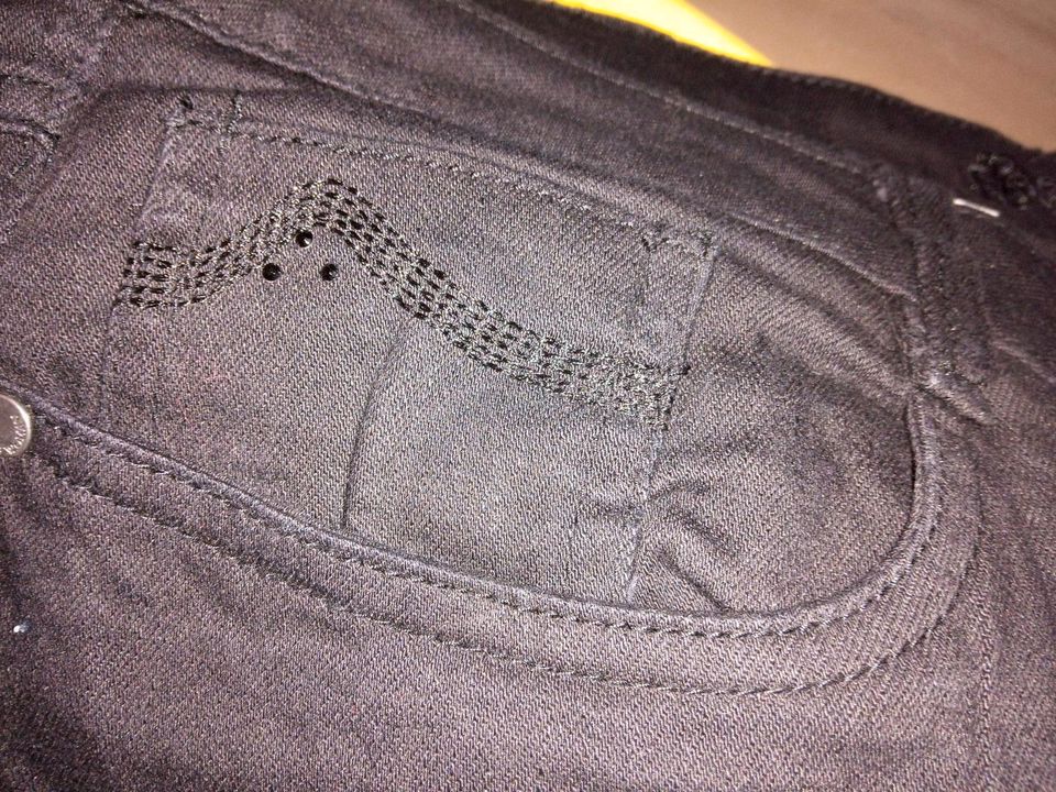 Schwarze Jeans Bexleys Gr. 23 in Porta Westfalica