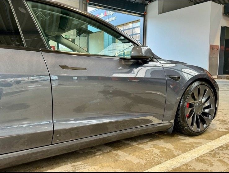 Tesla Model 3 Performance 2023 in Siegburg