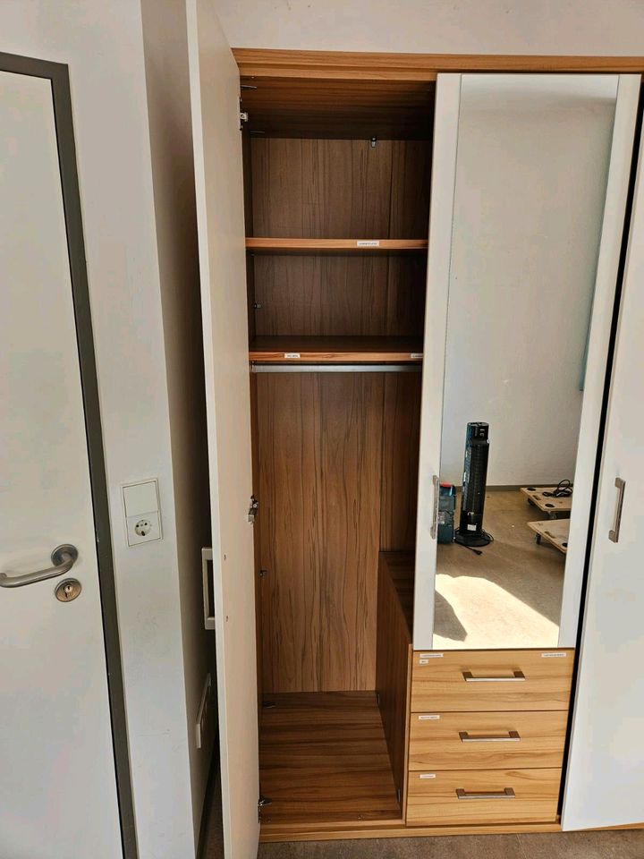 Priess Kleiderschrank Schlafzimmerschrank Schlafzimmer weiß in Nordstemmen