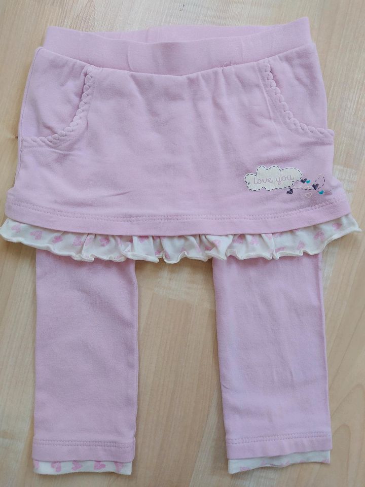 Baby S.Oliver Hose mit Rock, T-Shirt, Jogginghose, Größe 62/68 in Kleinrinderfeld