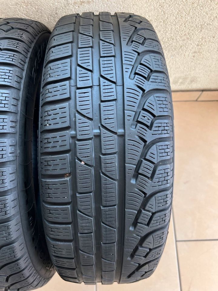 2x 205 60 R16 92H Winterreifen Pirelli 5mm DOT:3718 in Meschede