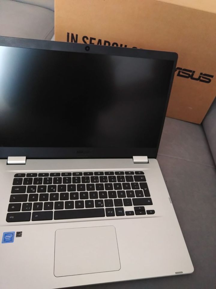 Laptop Asus C523N Chromebook in Bad Vilbel