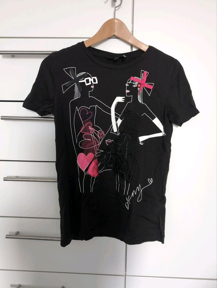 DKNY T-Shirt Model Deko Bedruckt Bestickte Deko Schwarz Pink in Sindelfingen