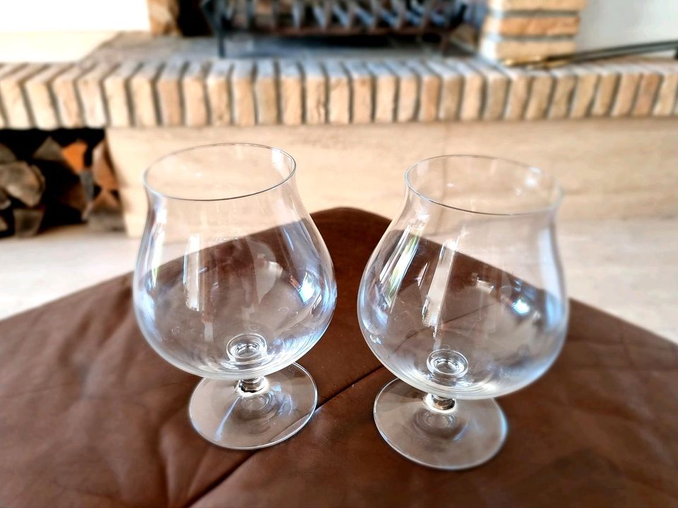 Große Schwenker Glas Cognac in Stelle