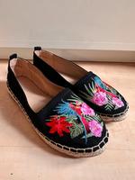 Bestickte Espadrilles mit Papageimotiv Berlin - Mitte Vorschau