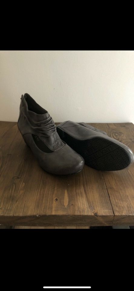 Viele verschiedene Schuhe ❗️NEU ❗️39-40 in Hamburg