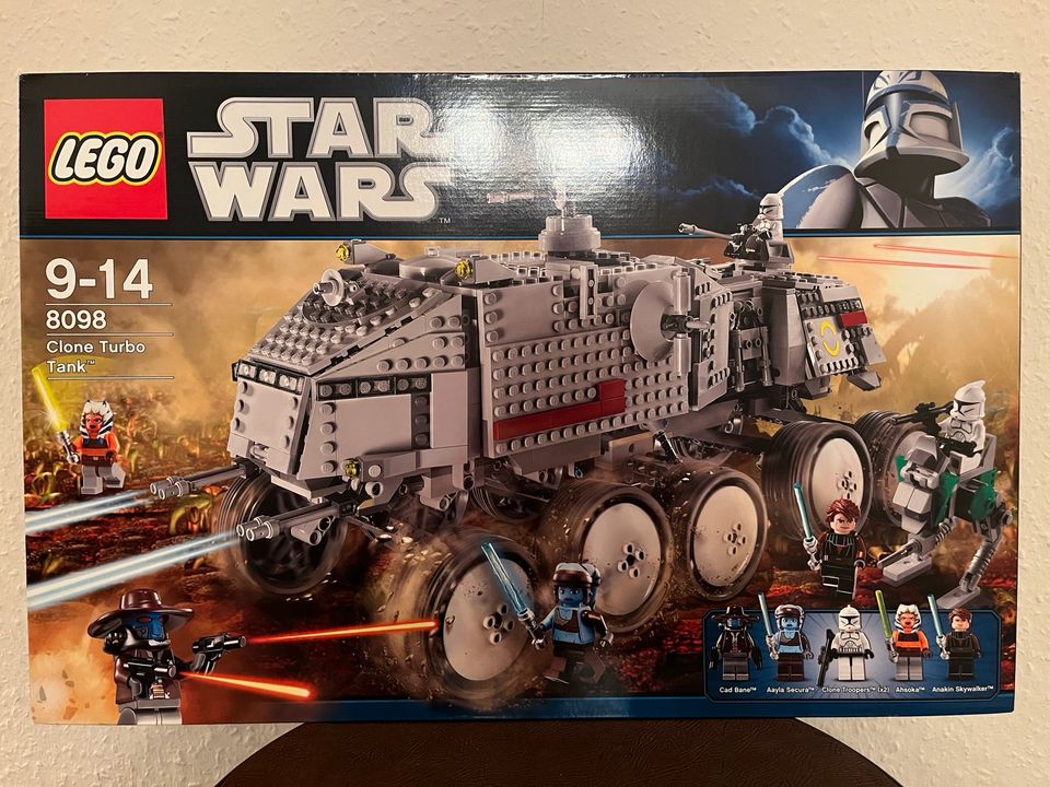 Lego Starwars Clone Turbo Tank Set in Kissing