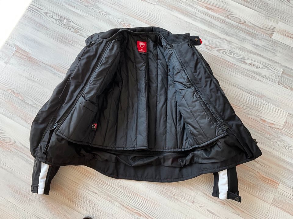 Ducati Motorrad Jacke Gr 48 in Erligheim