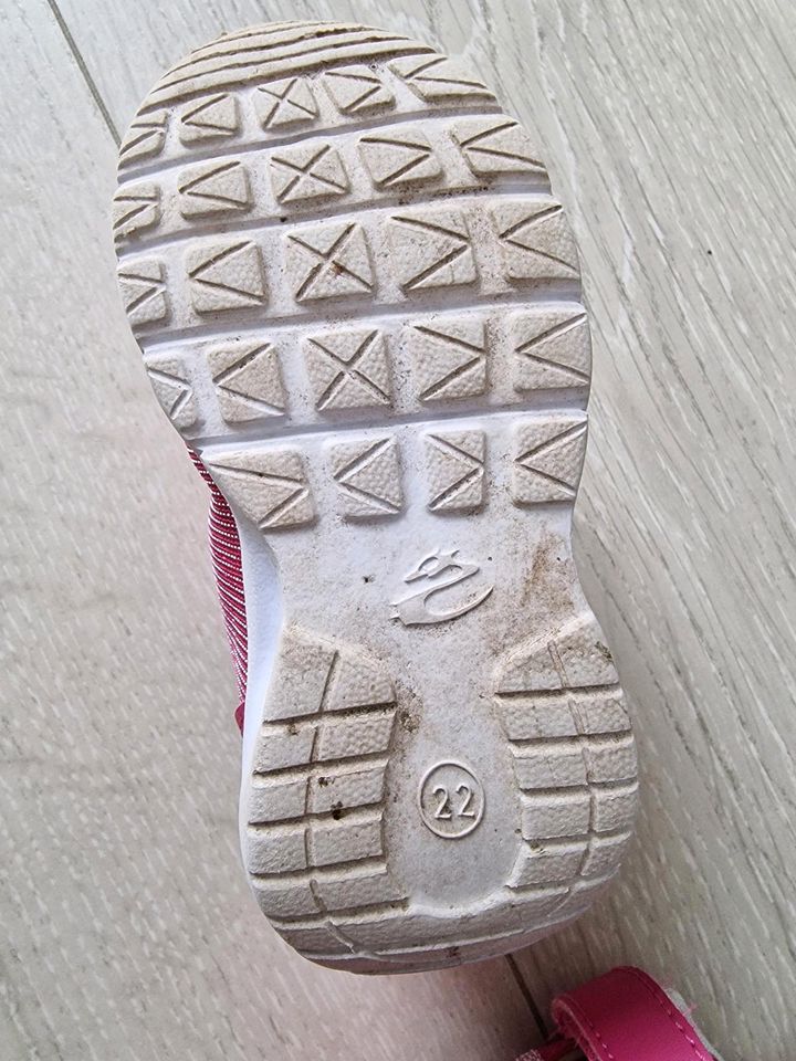 Laufschuhe gr. 22 für Mädchen in Solingen