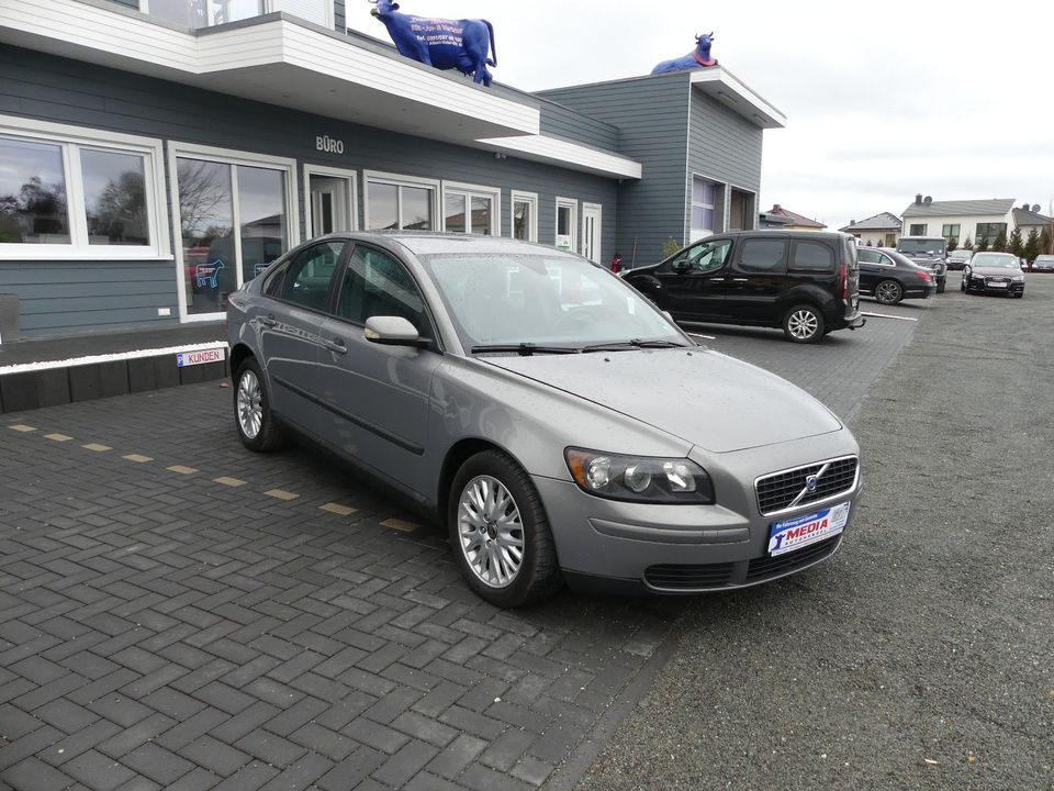 Volvo S40 Lim. Kinetic in Magdeburg