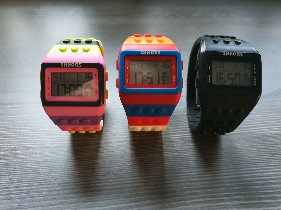 Armbanduhr - Digitaluhr - Uhr - Legouhr in Sachsen-Anhalt - Magdeburg