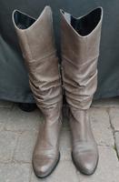Graue Stiefel von 5th Avenue in Größe 38 Niedersachsen - Celle Vorschau