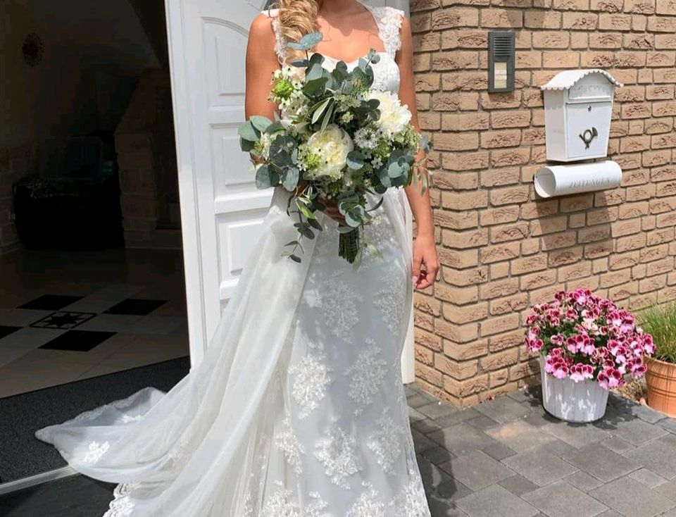 Hochzeitskleid in Zülpich