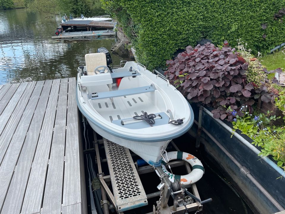 Ruderboot Terhi 400 C in Hamburg