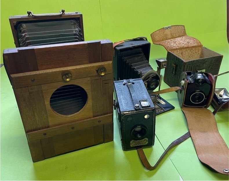 Antike Kameras Plattenkamera Rollfilmkamera Fotoapparat in Seeblick