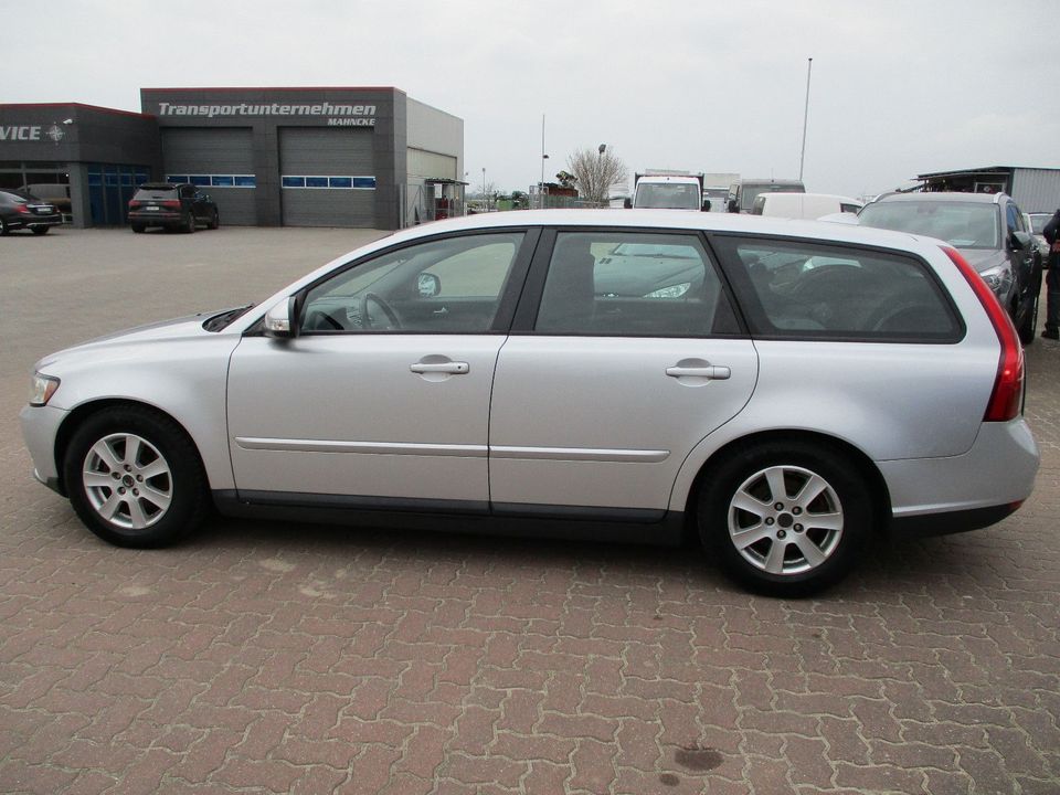 Volvo V50 Kombi D2 2.Hand in Perleberg