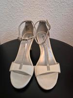 Tamaris Pumps/High-Heels weiß-silber Glattleder Gr. 38 Sachsen-Anhalt - Weißenfels Vorschau