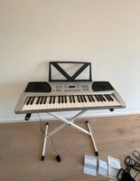Keyboard Piano Tisch Stuhl Mikrofon Musikinstrument Nordrhein-Westfalen - Schwelm Vorschau