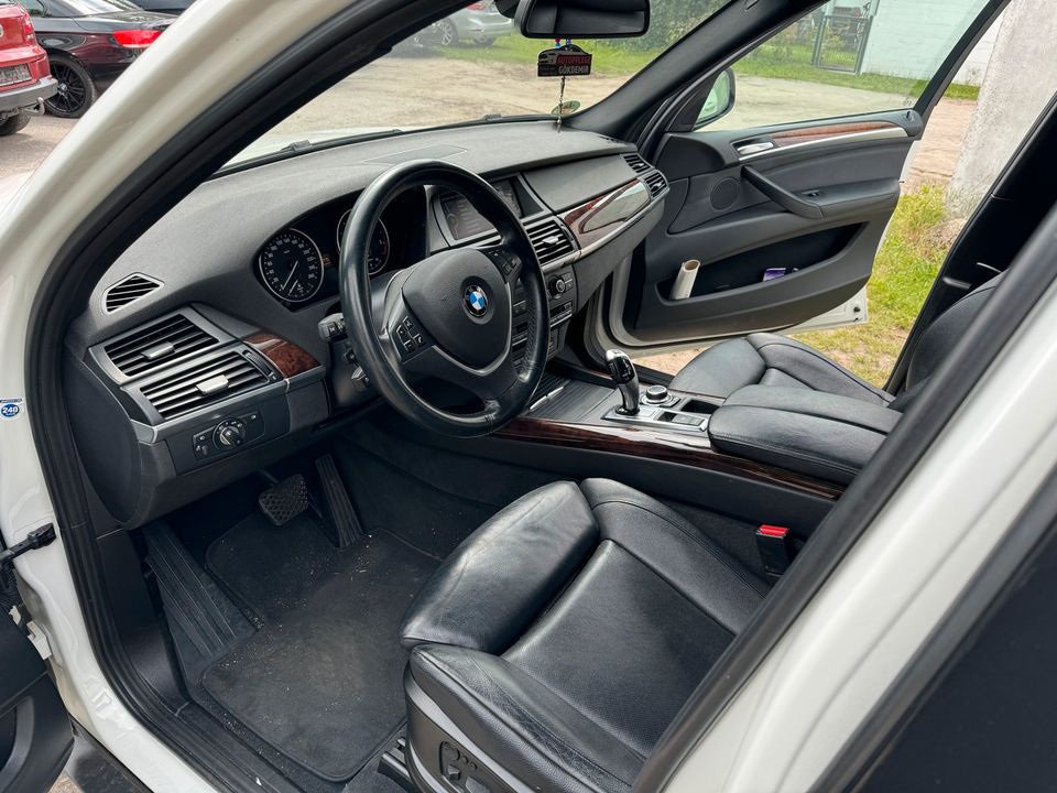 BMW X5 4.0d X-Drive * MASSGESITZE SITZHEIZUNG-BELÜFTUNG AHK in Steinhagen