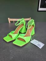 COS Sandaletten Sandalen Schuhe neon grün 42 neu Niedersachsen - Stelle Vorschau