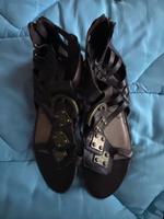 Tamaris Leder Sandalen braun mit Nieten Zehentrenner Gr.39 Sachsen - Döbeln Vorschau