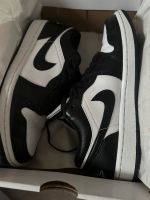 Nike Air Jordan 1 low Gr. 39 woman schwarz weiss originale nikes Elberfeld - Elberfeld-West Vorschau