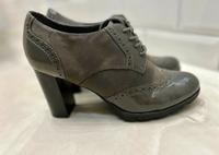Stiefelette grau vintage lochmuster Schnürung gr 38 pumps Absatz Sachsen - Crimmitschau Vorschau