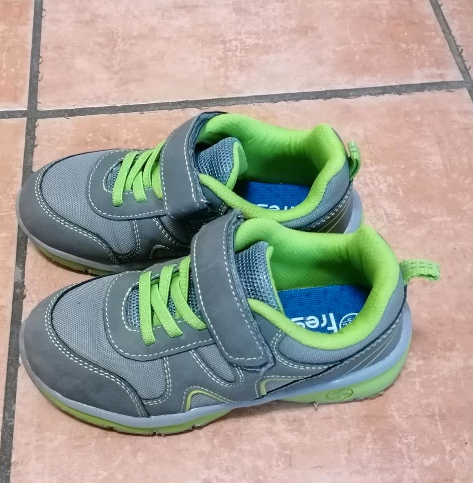 Sneaker Turnschuhe Gr.28 in Bülkau