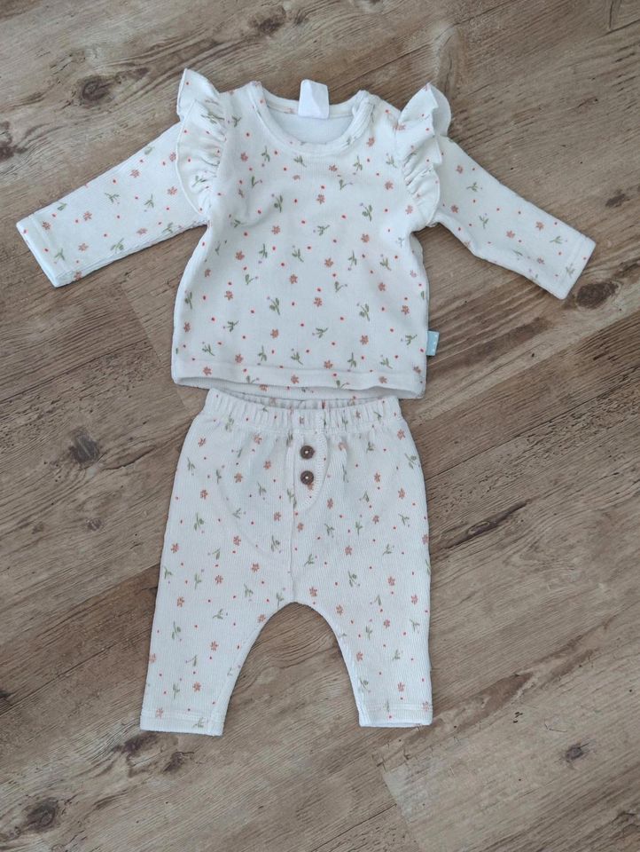 Set Shirt und Hose Babykleidung *neuwertig* in Mendig