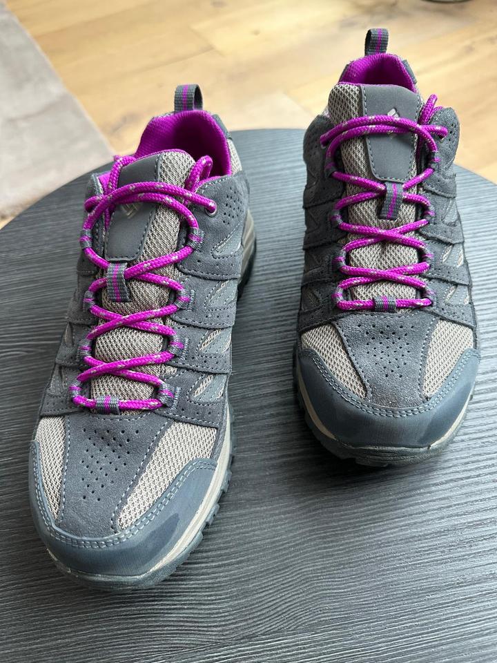 Columbia Trekking-Wanderschuhe wasserdicht in Größe 40,5 in Nürtingen