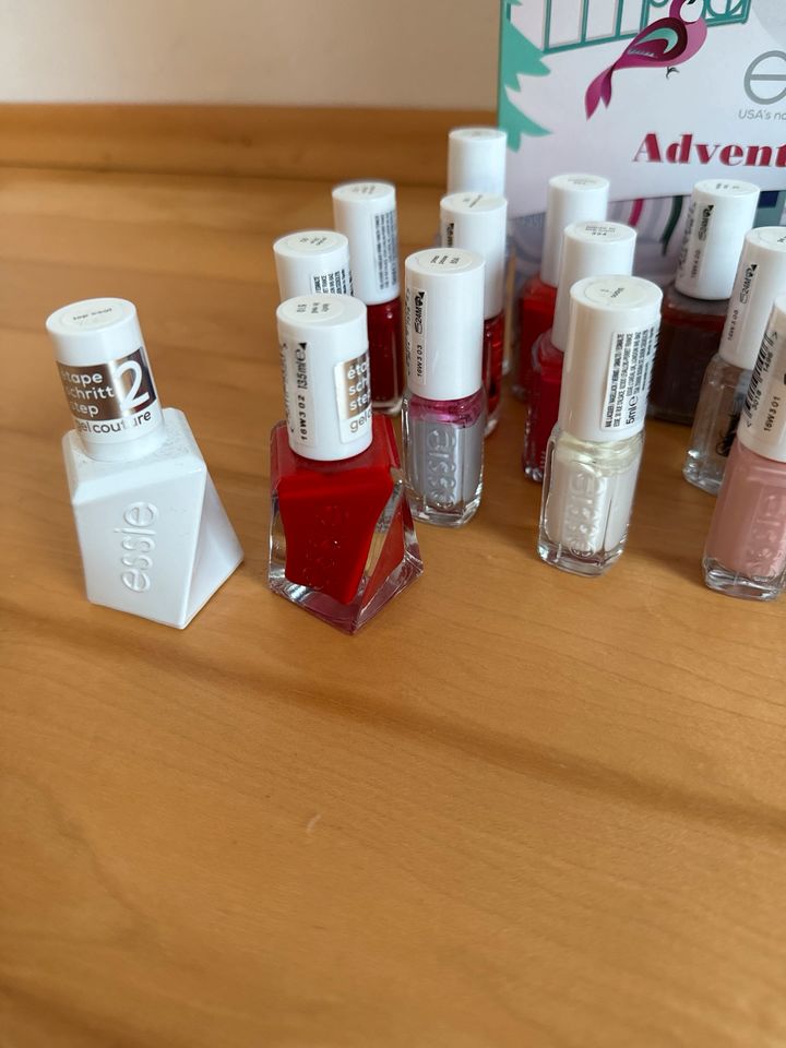 Essie Adventskalender Nagellack in Herne