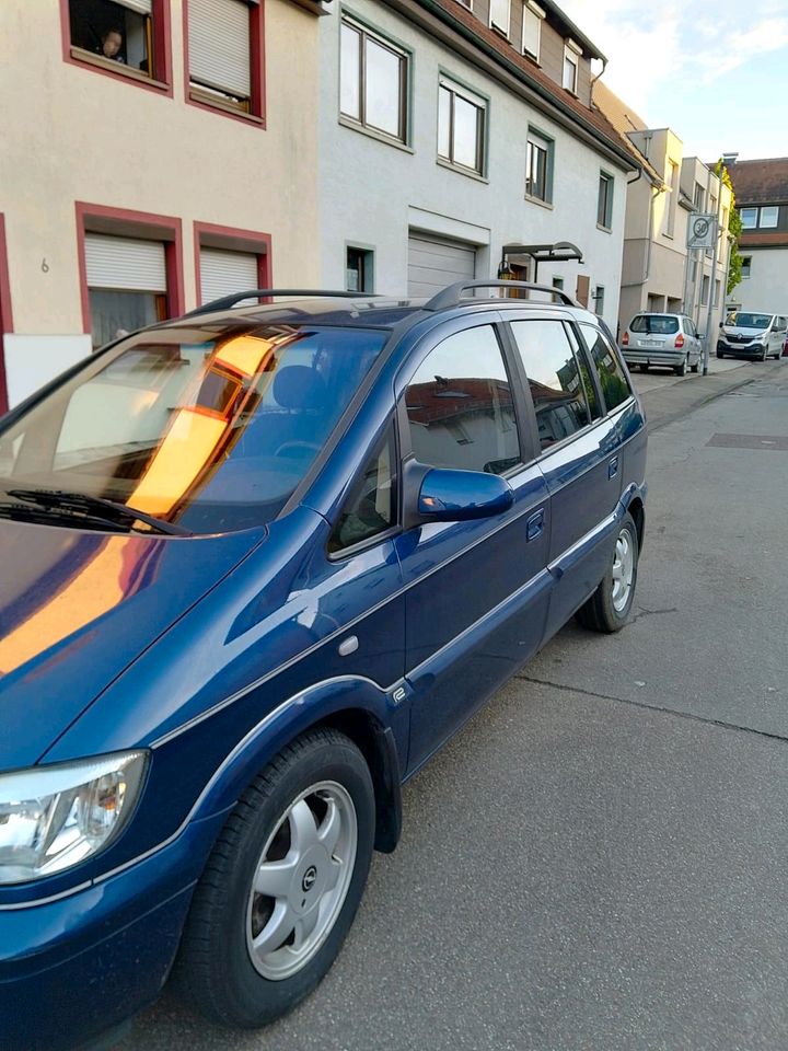 Opel Zafira in Hessigheim