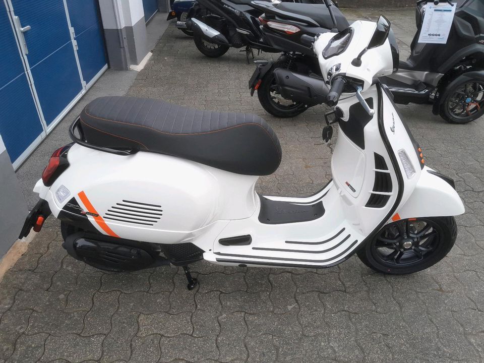 Vespa GTS 300ccm SuperSport *NEU* - Jetzt über350€ sparen- in Steffenberg