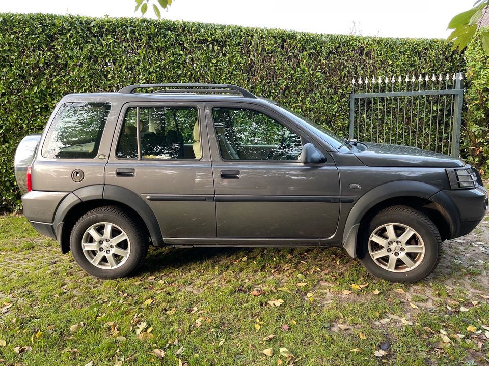 Land Rover Freelander TD4 Anthrazit TÜV 11/2025 199600 km in Vreden