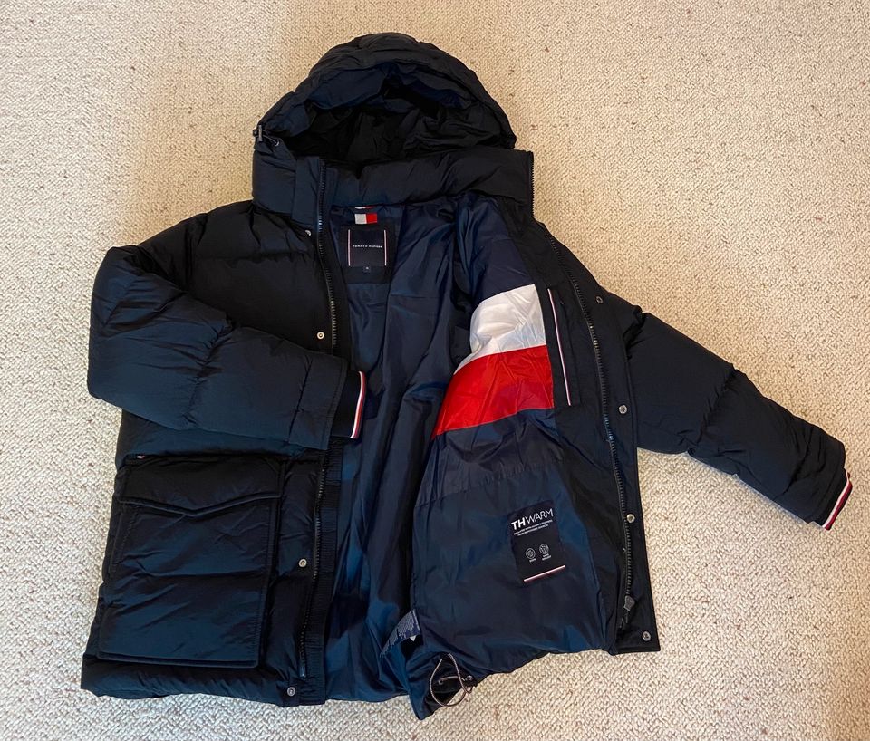 Tommy Hilfiger Daunen Winterjacke XL in Schwarz in Hannover