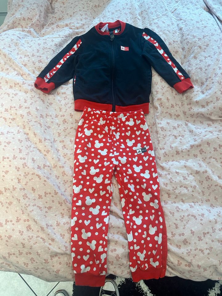 Adidas Mickey Mouse Trainingsanzug Gr.98 Top Zustand!! in Tuningen