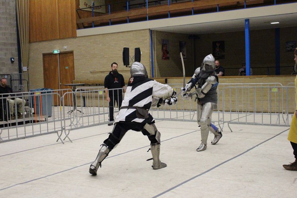 Kampfsport in mittelalterlicher Rüstung (Duell) in Centrum