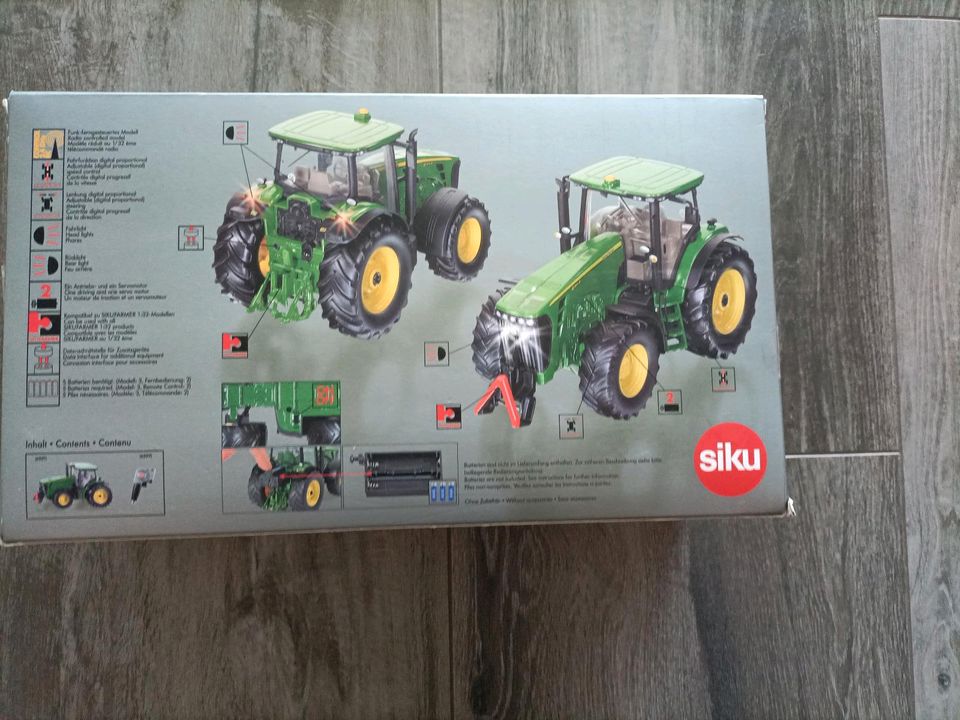 Siku 6881 John Deere 8345R Control 32 Radio Traktor neu OVP in Ehingen (Donau)