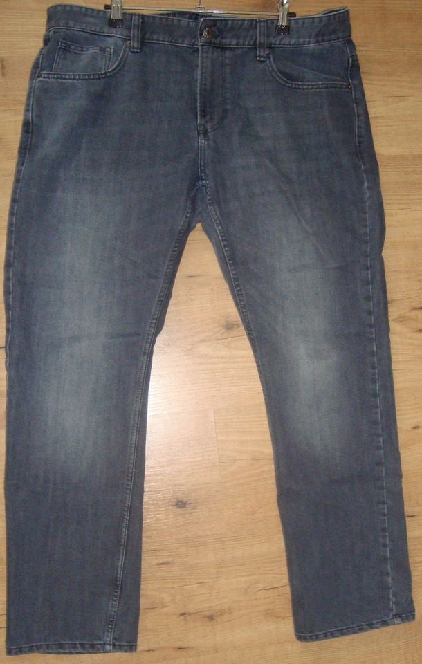 Jeanshose THE STRAIGHT FIT 38/30 in Lünen