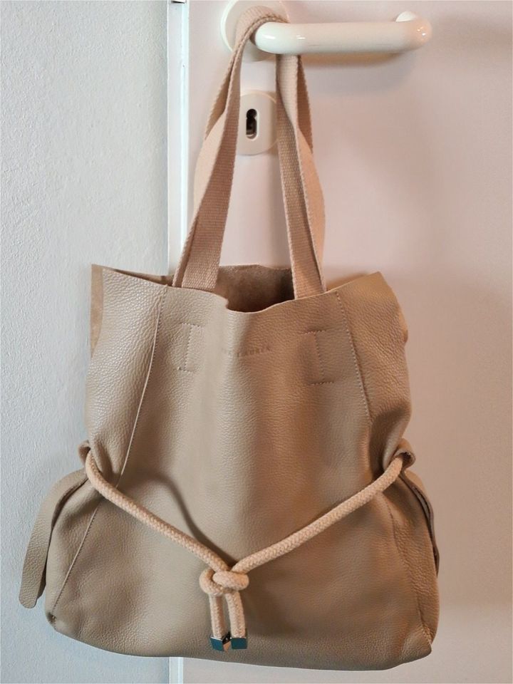 Handtasche Leder Beutel Lara Lauren beige NEU in Bayern - Fürth | eBay  Kleinanzeigen ist jetzt Kleinanzeigen