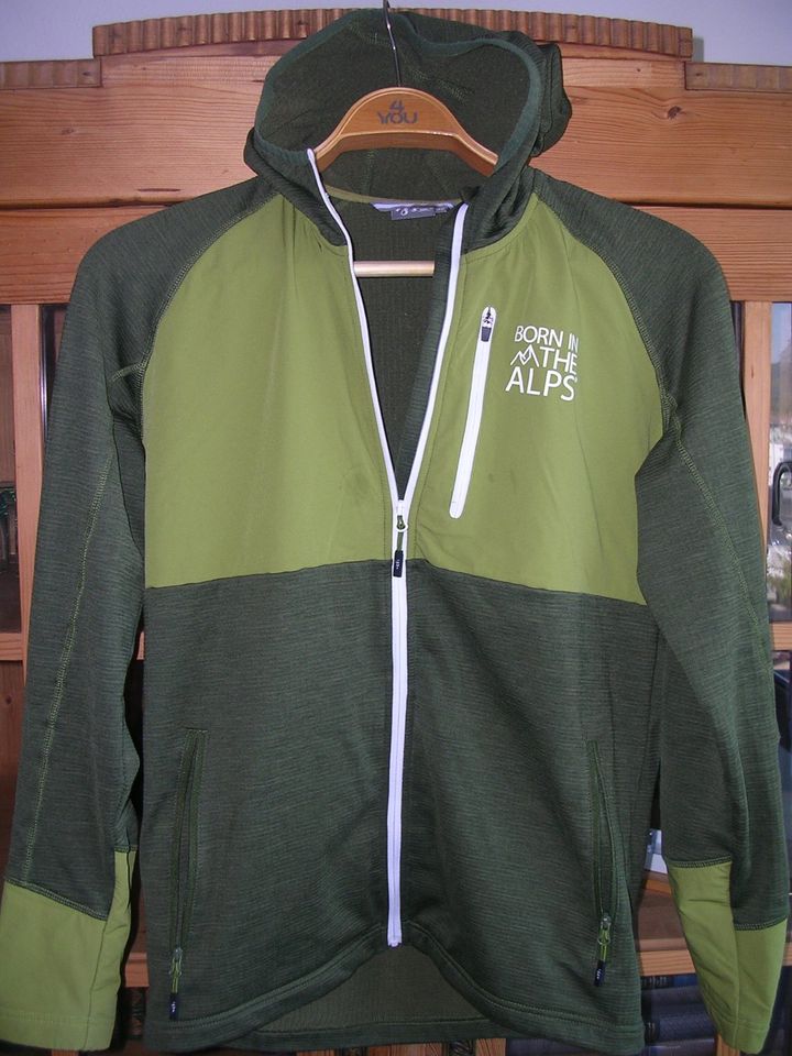 BORN in the ALPS - Hoodie in Aschaffenburg