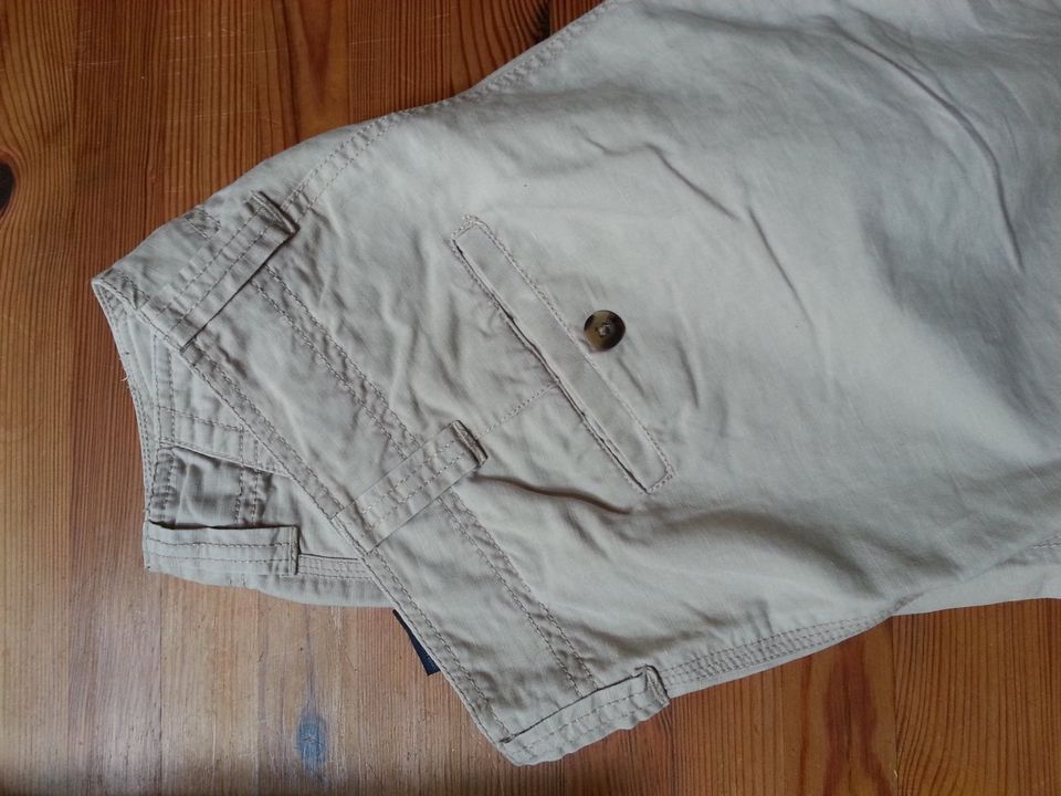 2 helle Tommy Hilfiger Sommer Chino Hosen Gr. 33/34 in Osterholz-Scharmbeck