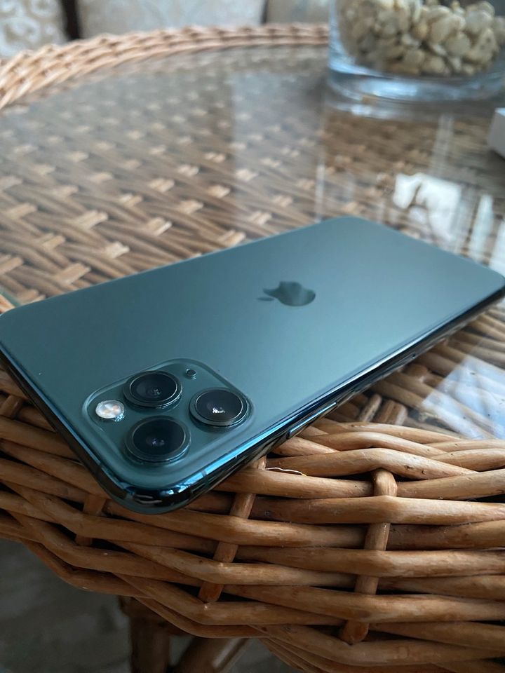 iPhone 11 Pro Max 64 GB in Görlitz