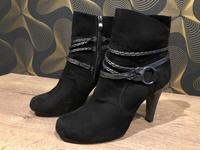 Schuhe / Stiefeletten Tamaris Gr. 38 schwarz Hessen - Baunatal Vorschau