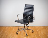 Vitra Eames Alu Chair EA 119 Bürostuhl in Leder schwarz Stuttgart - Stuttgart-West Vorschau