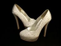 Pumps High Heels Silber Strass Satin 39 NEU Sachsen-Anhalt - Sangerhausen Vorschau