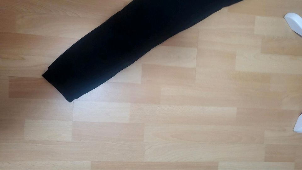 Tredy Damenleggings Gr.42 Schwarz Applikationen Neuwertig in Braunschweig