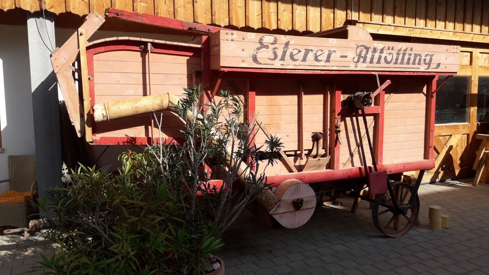 Getreide-Dreschmaschiene Esterer- Altötting in Egling