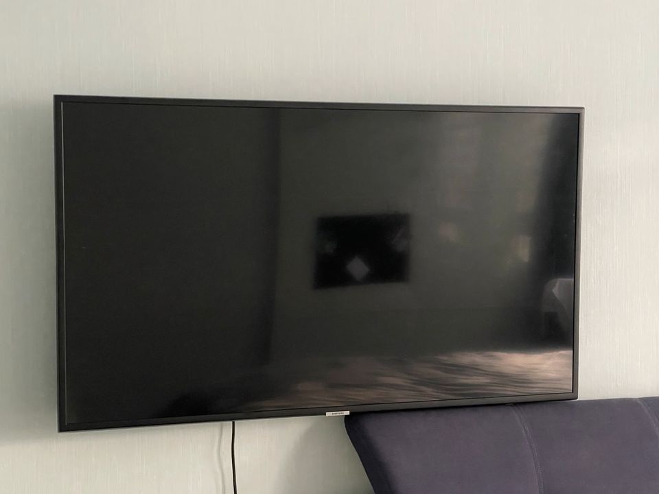 Samsung UHD TV 7 Series 44“ in Dresden